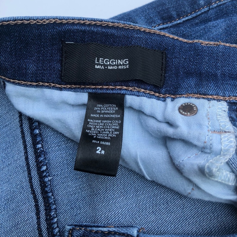 Express Mid Rise Legging Jeans - Picture 9 of 11